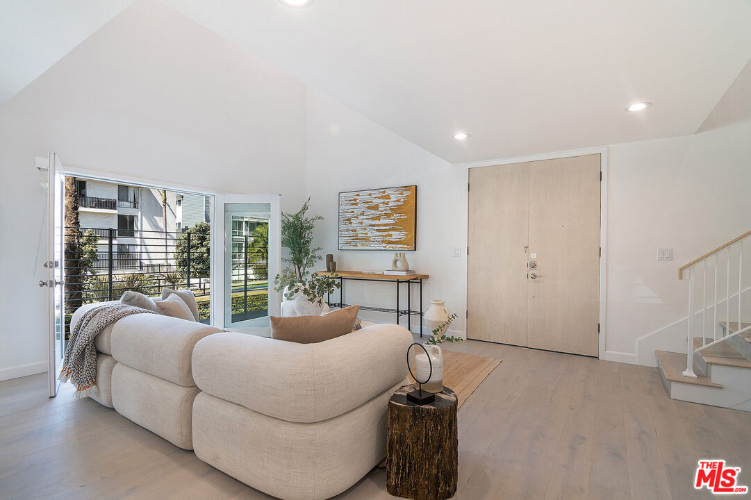 843 4th St Unit: 103