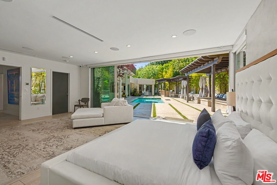 2766 Ellison Dr