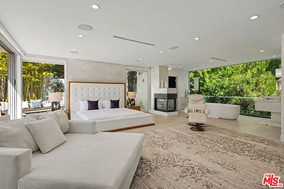2766 Ellison Dr