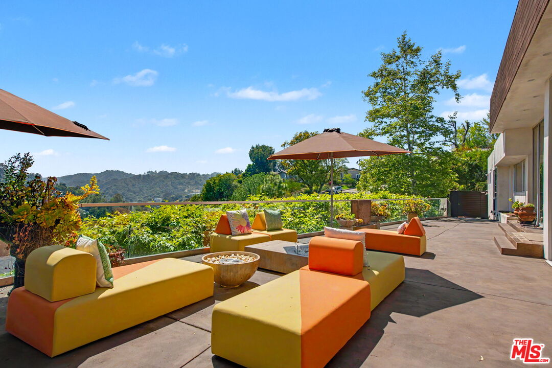 2766 Ellison Dr