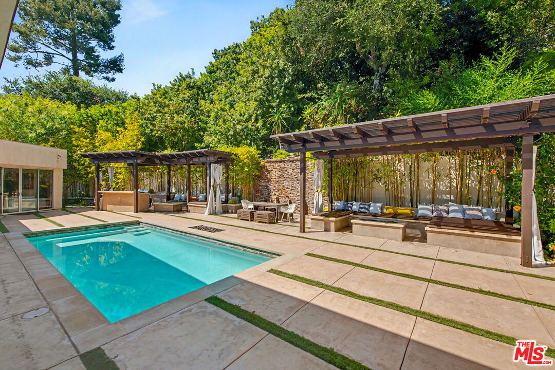 2766 Ellison Dr