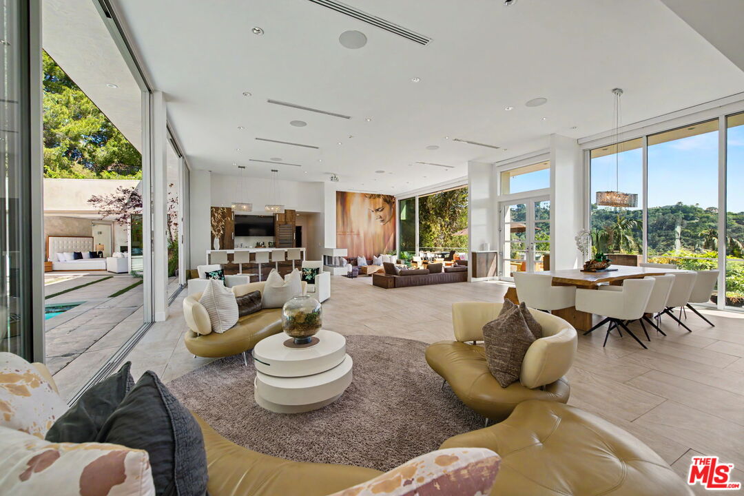 2766 Ellison Dr