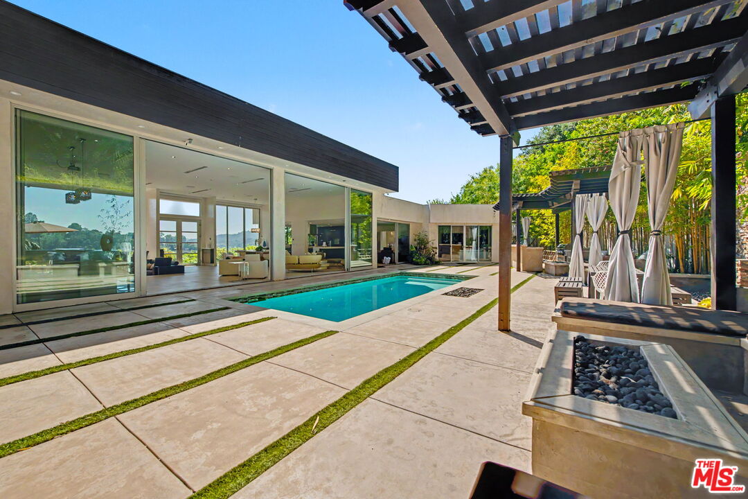 2766 Ellison Dr