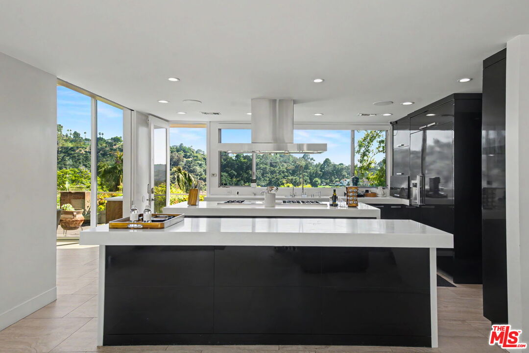 2766 Ellison Dr