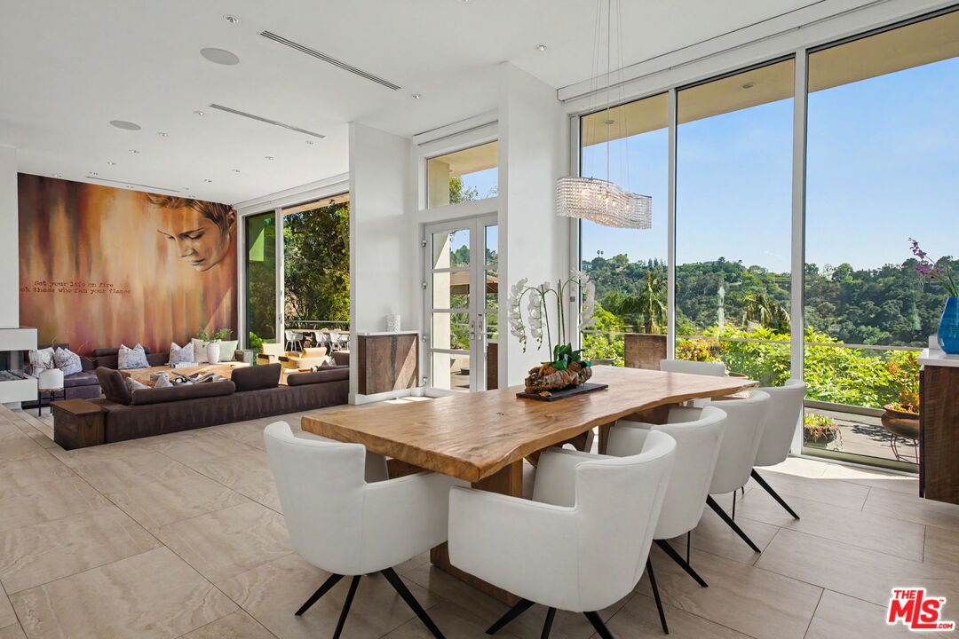 2766 Ellison Dr