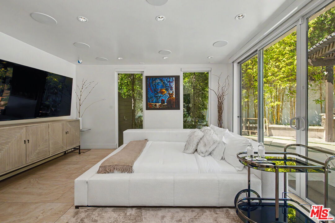 2766 Ellison Dr