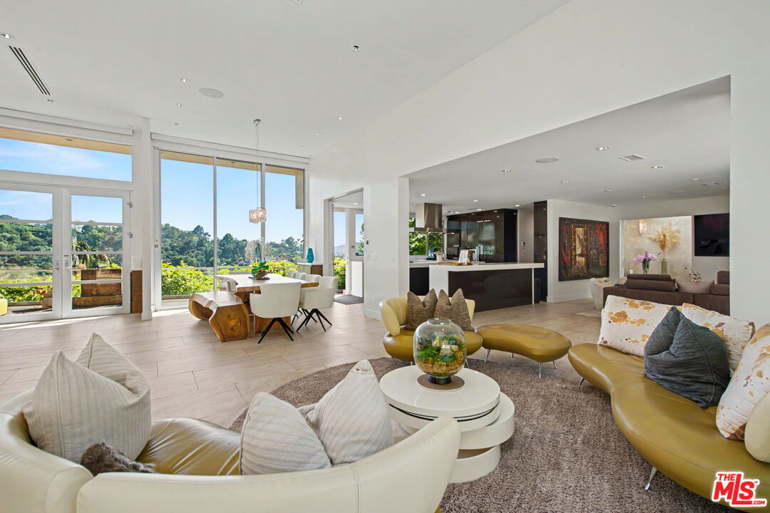 2766 Ellison Dr