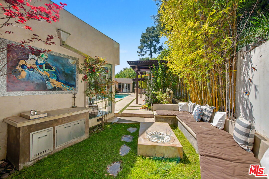 2766 Ellison Dr