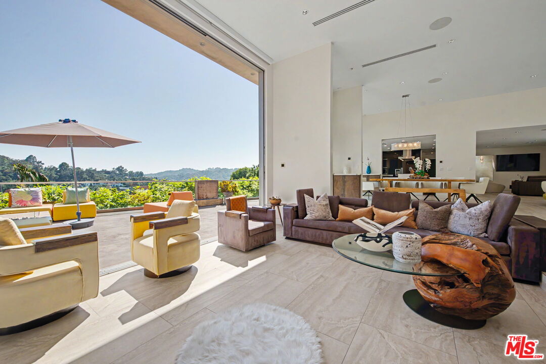 2766 Ellison Dr