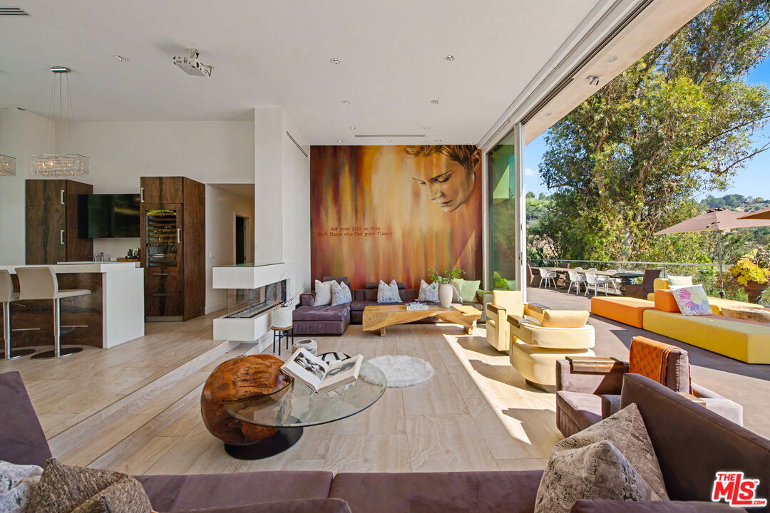 2766 Ellison Dr