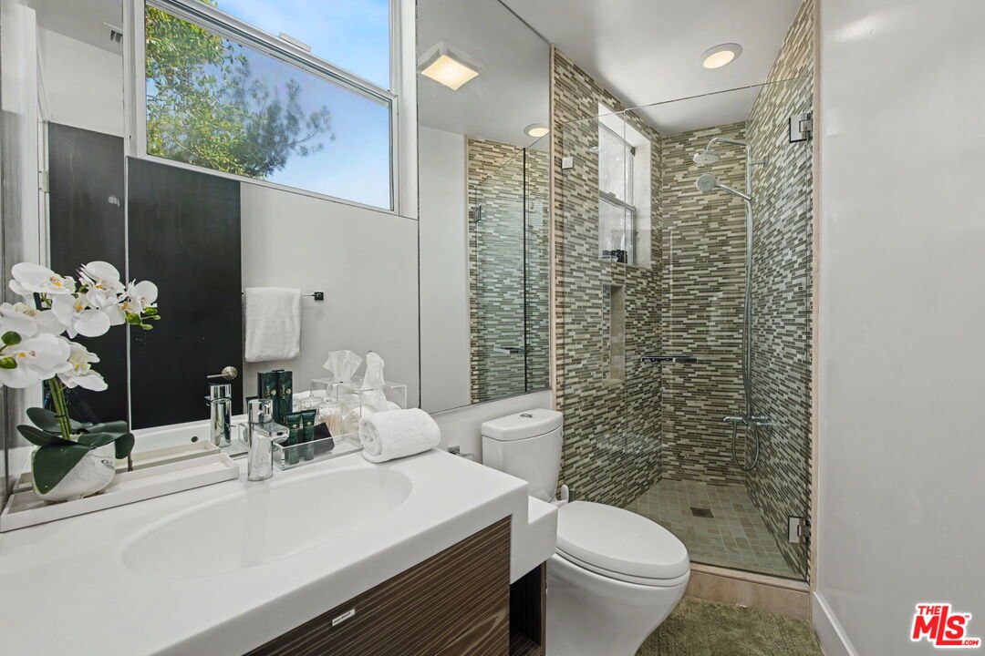 2766 Ellison Dr