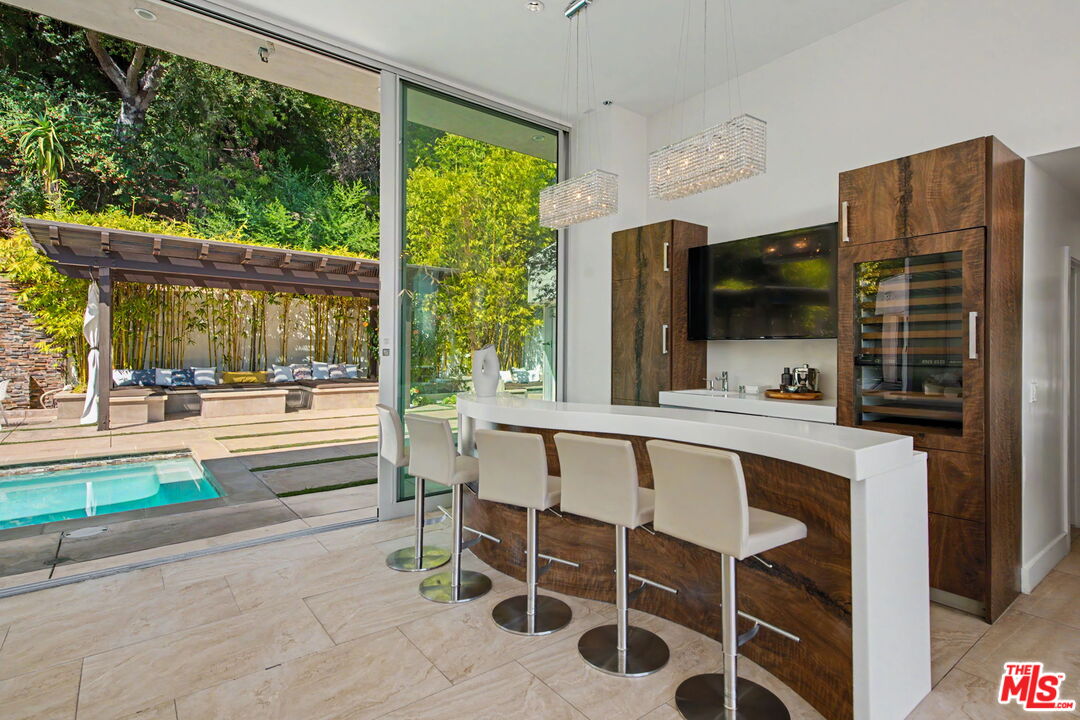 2766 Ellison Dr