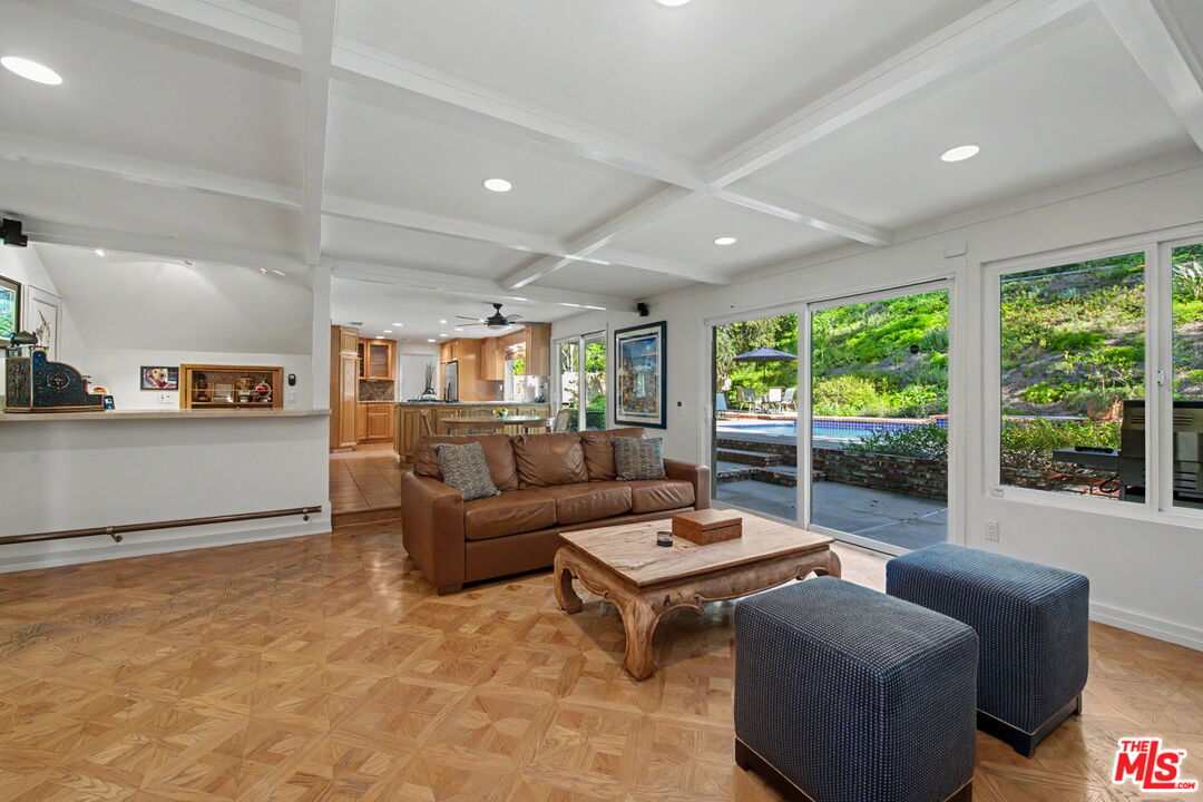 4070 Falling Leaf Dr