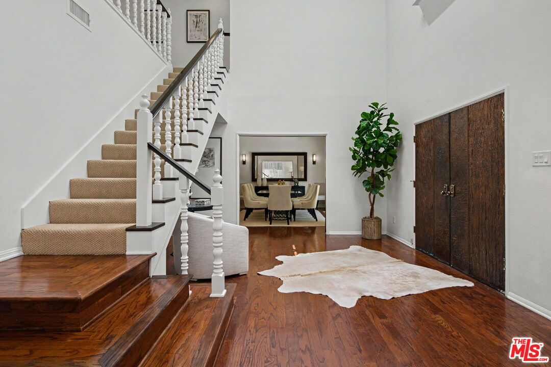 2411 Benedict Canyon Dr