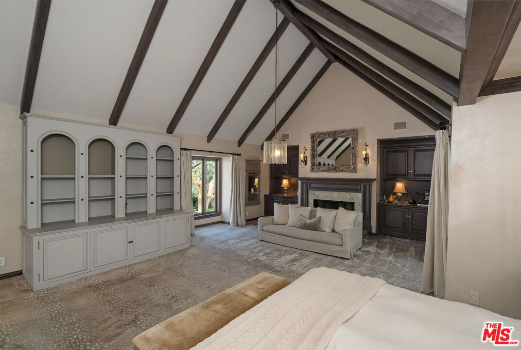 575 N Beverly Glen Blvd