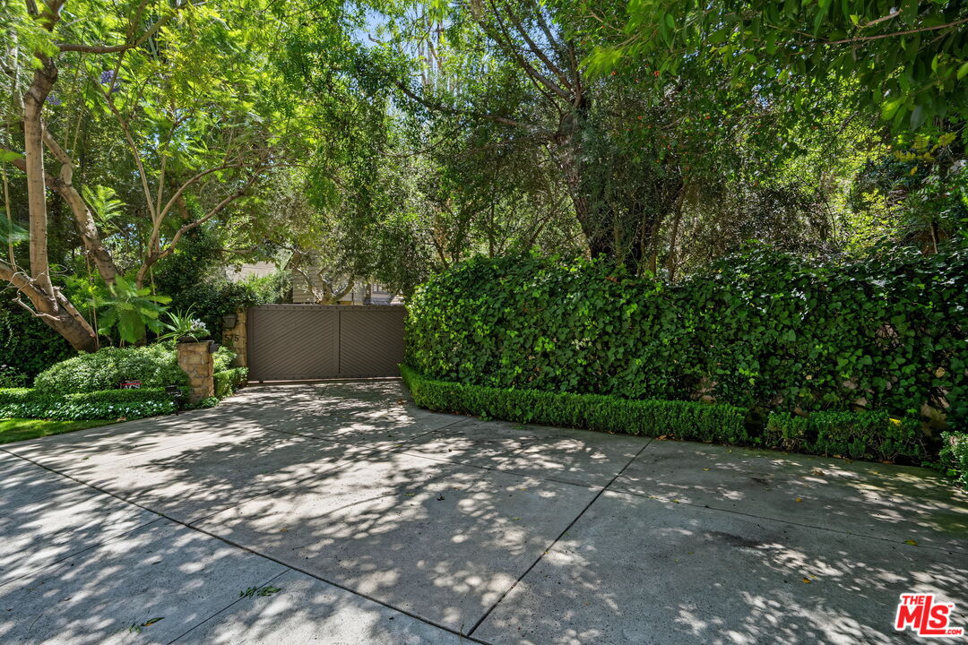 575 N Beverly Glen Blvd