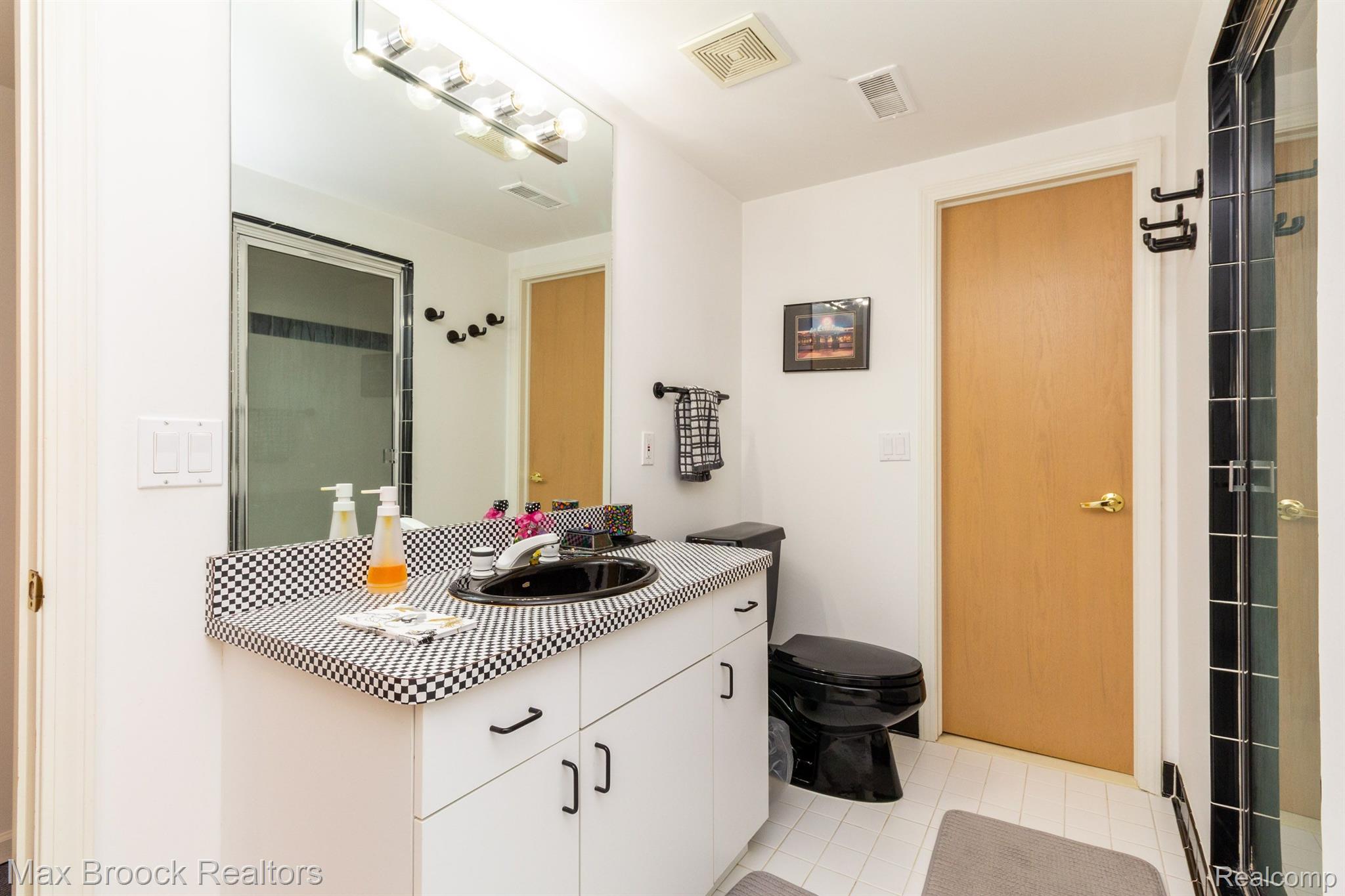 30507 FOX CLUB Drive