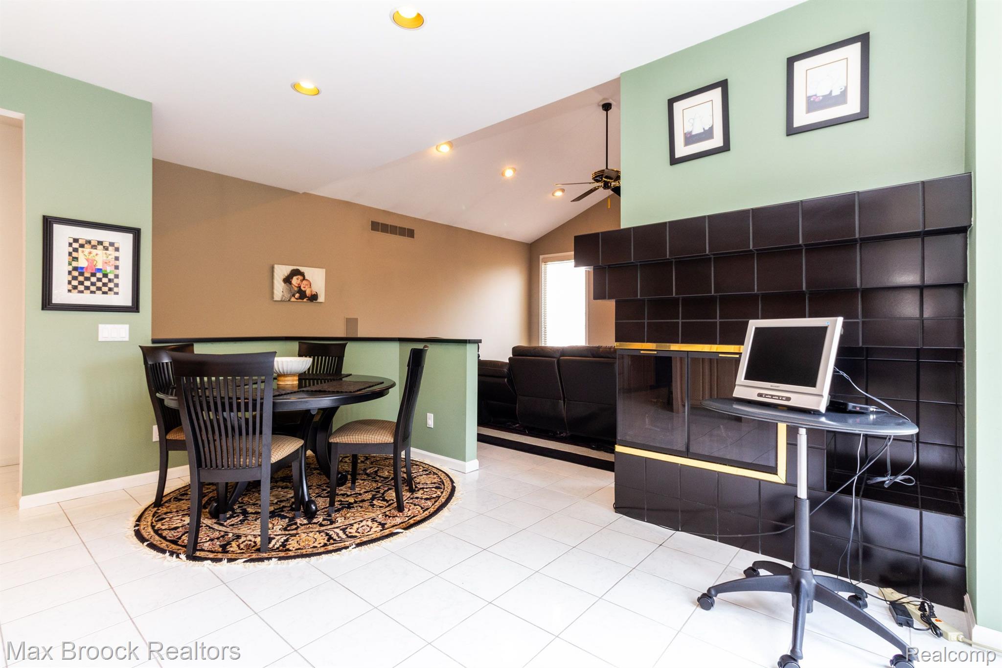 30507 FOX CLUB Drive