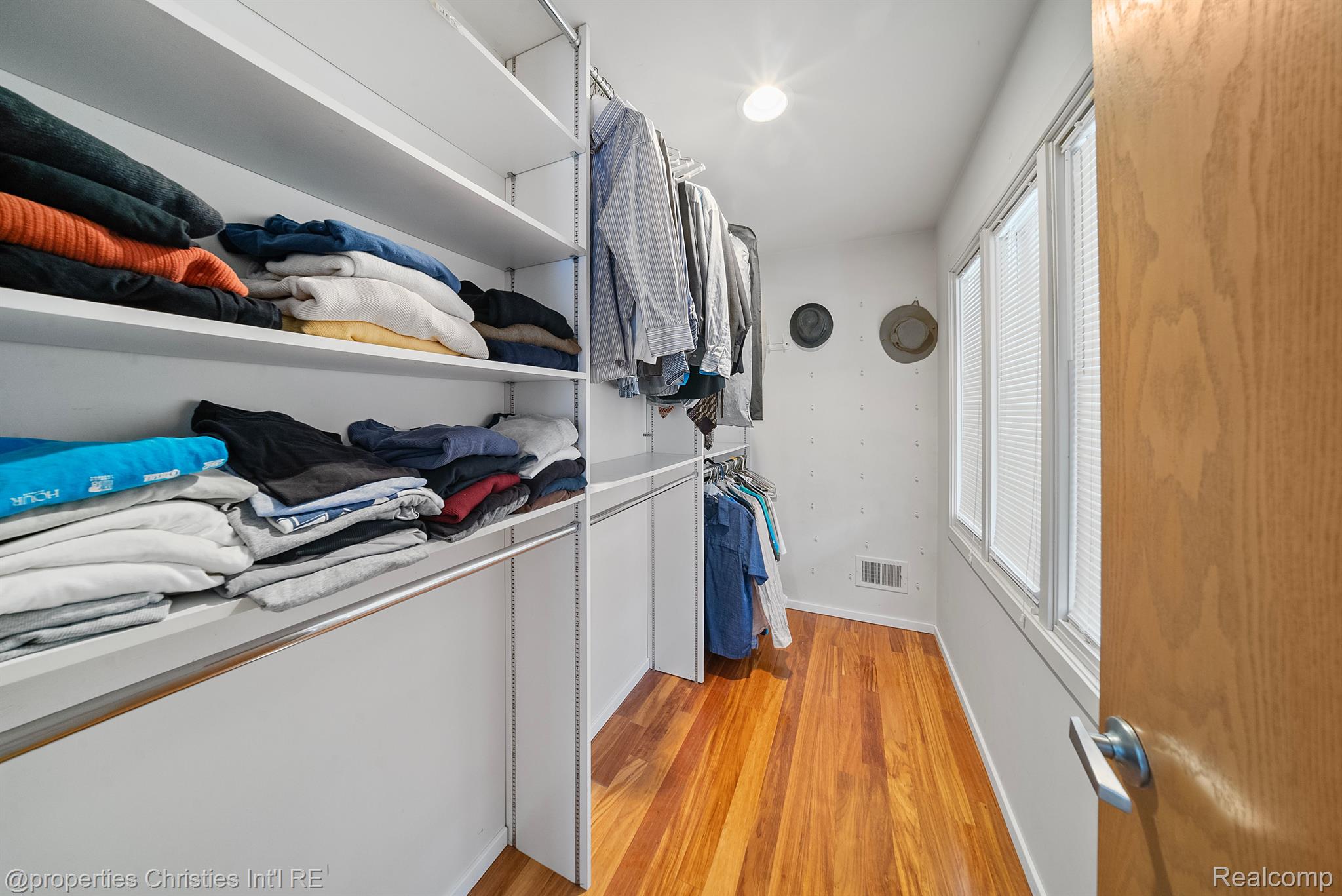 6048 DUNMORE Drive