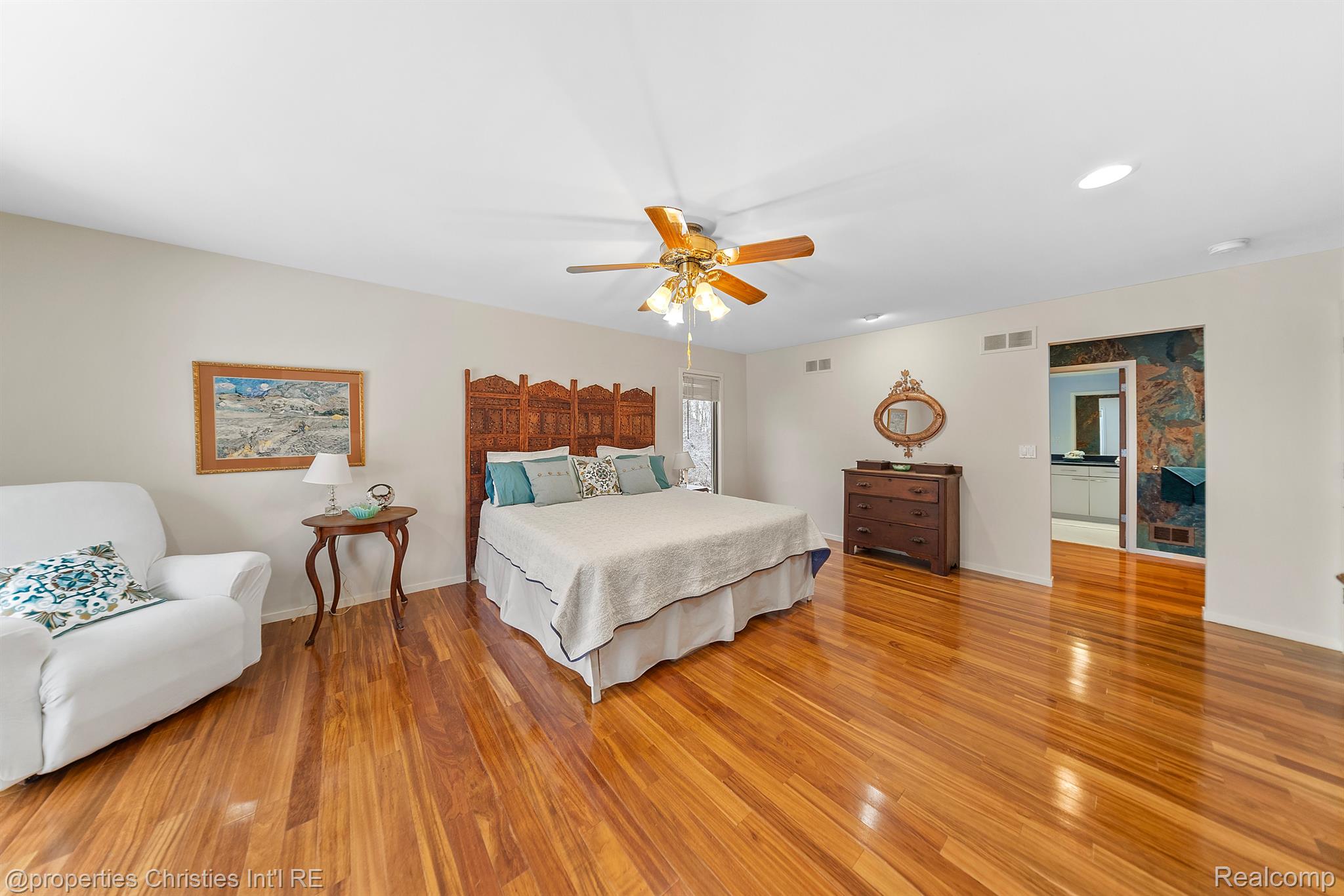 6048 DUNMORE Drive