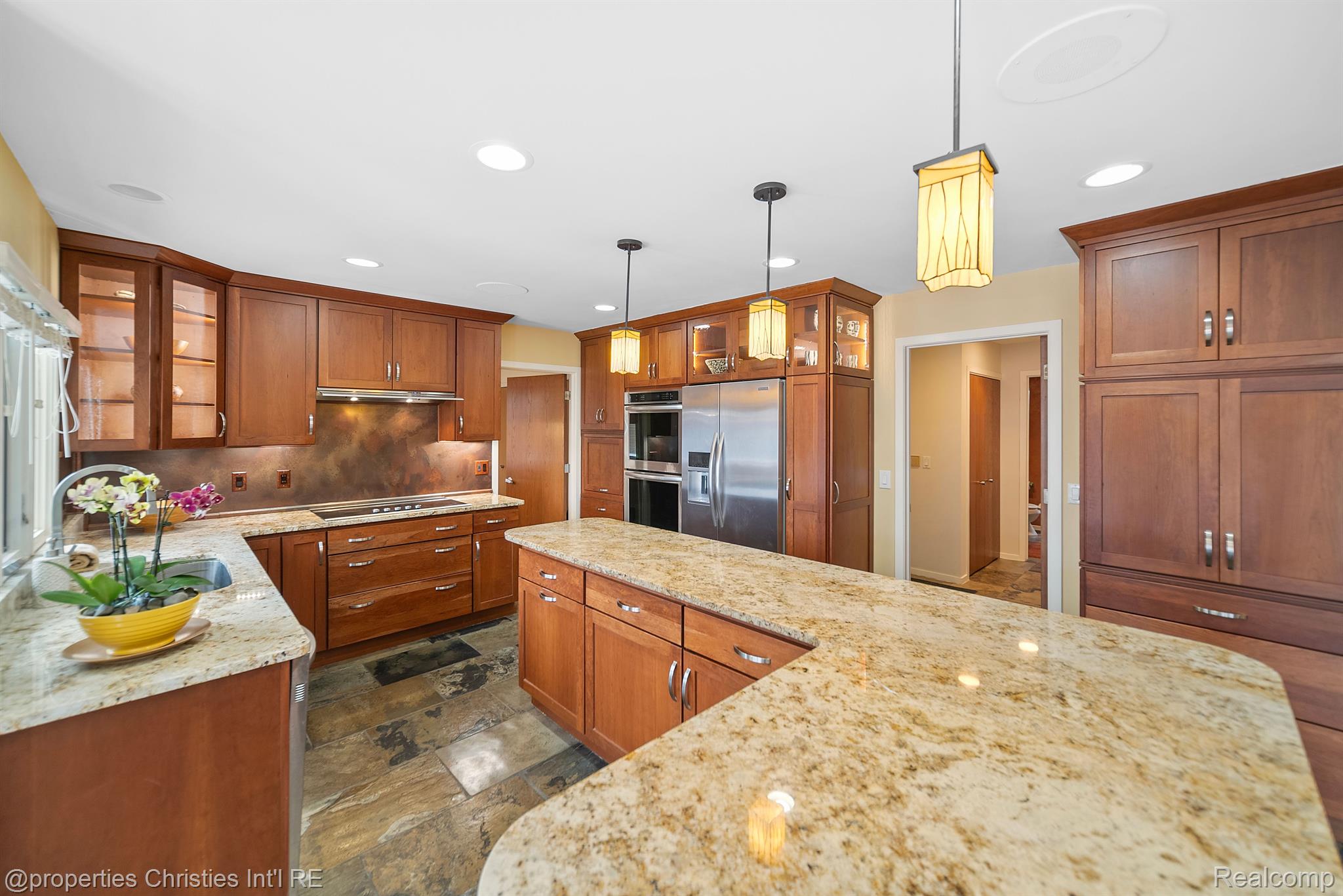 6048 DUNMORE Drive