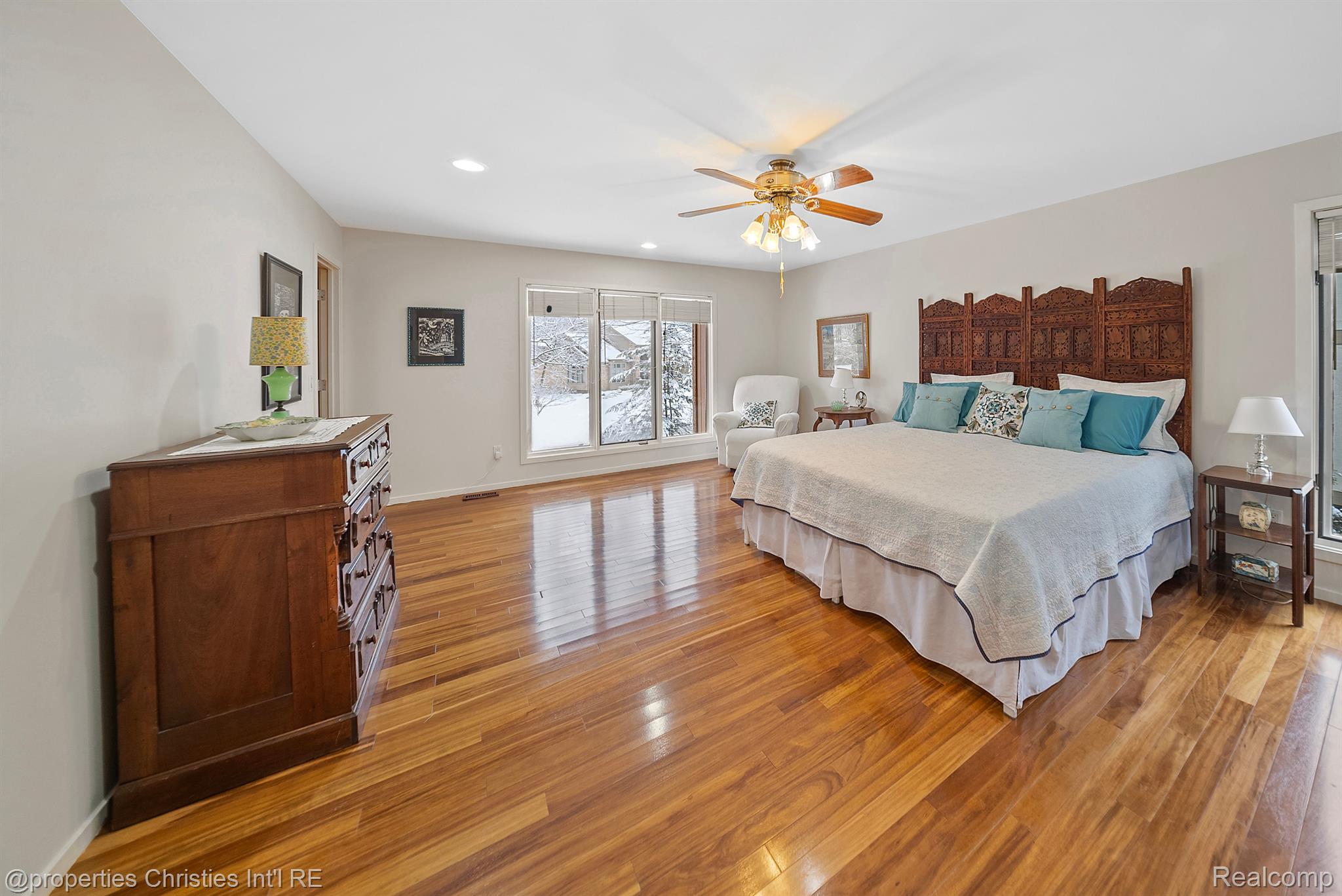 6048 DUNMORE Drive