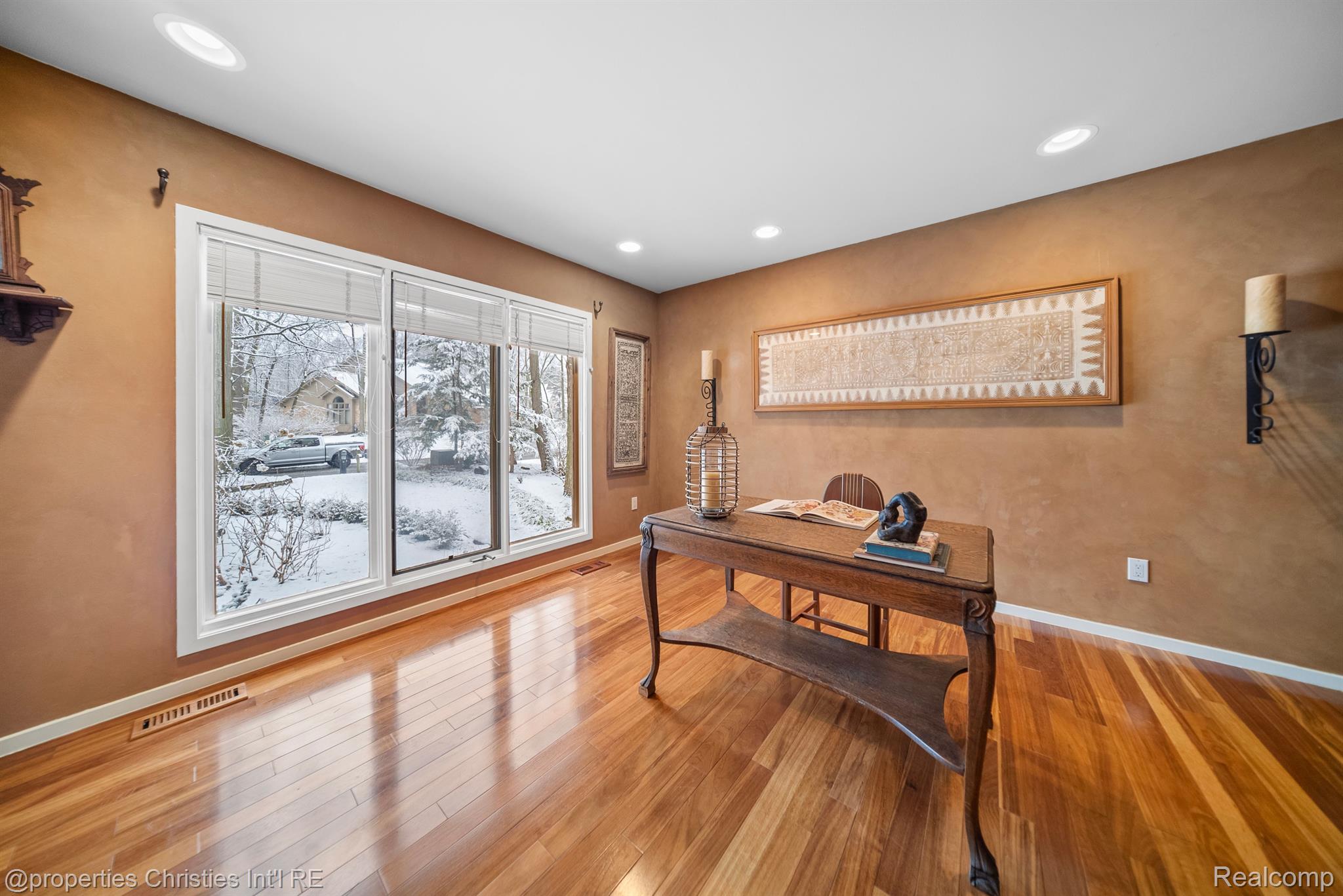 6048 DUNMORE Drive