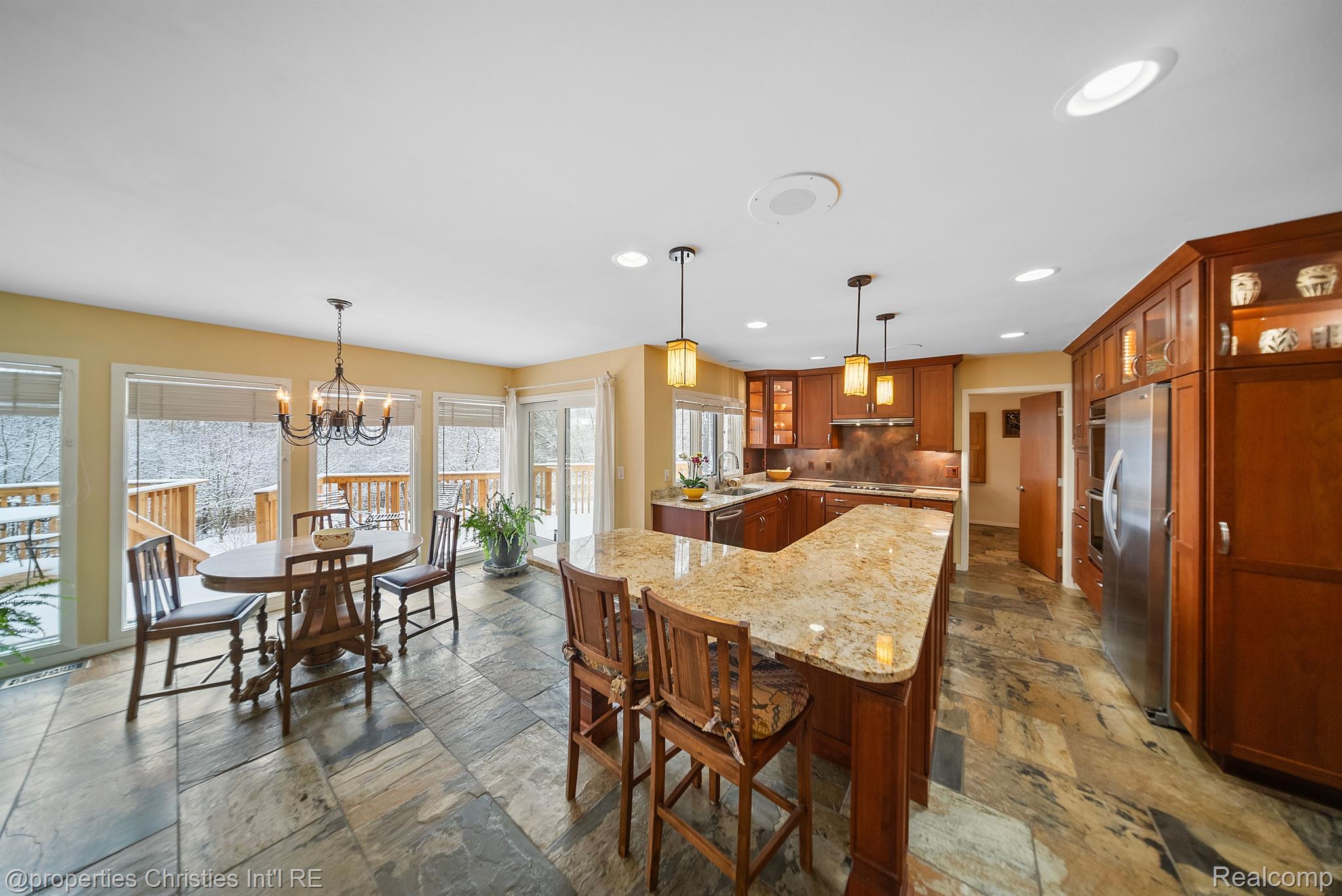 6048 DUNMORE Drive