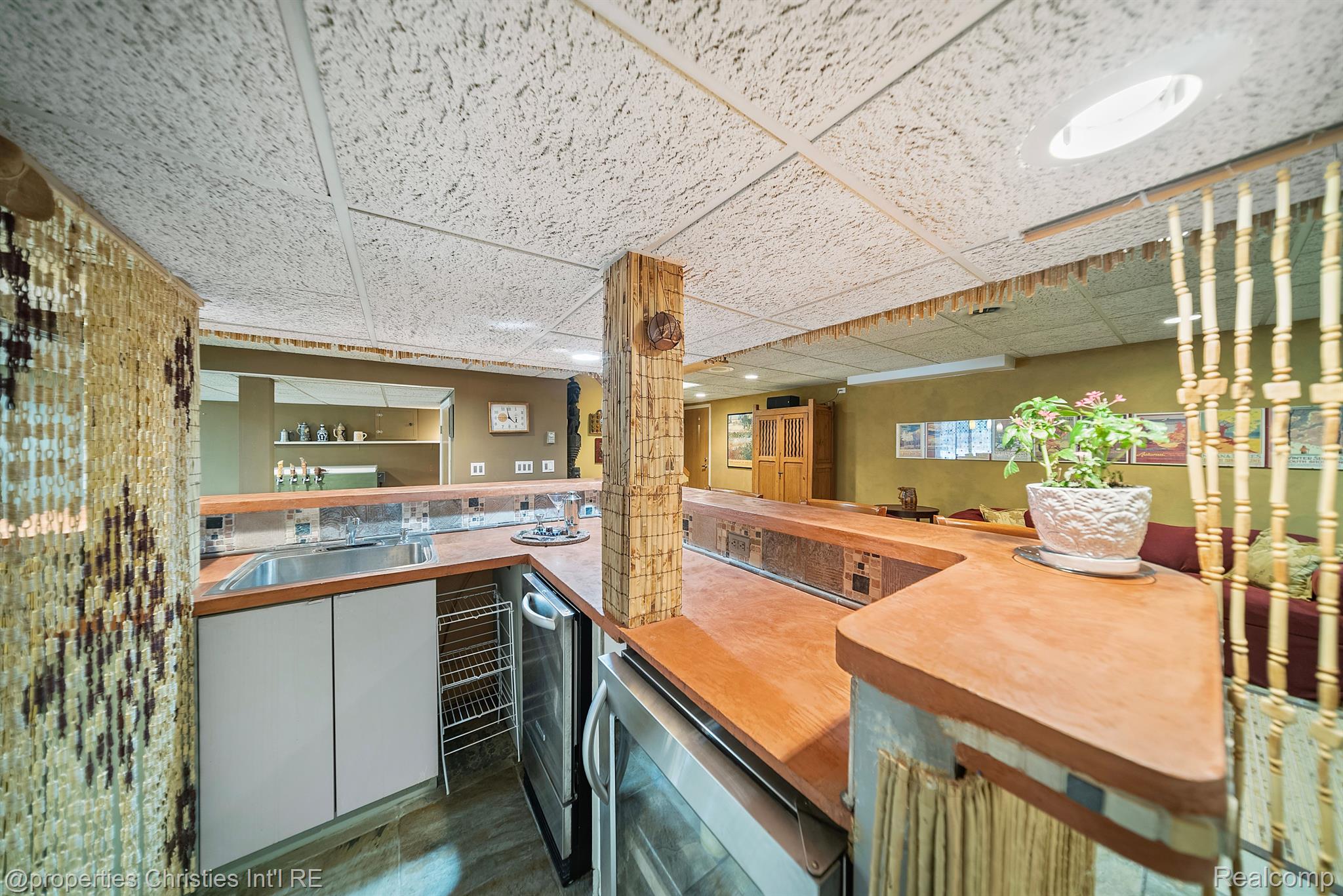 6048 DUNMORE Drive