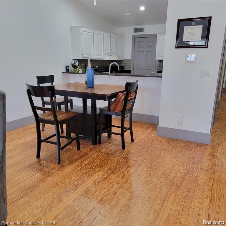506 S CENTER Street Unit: 100