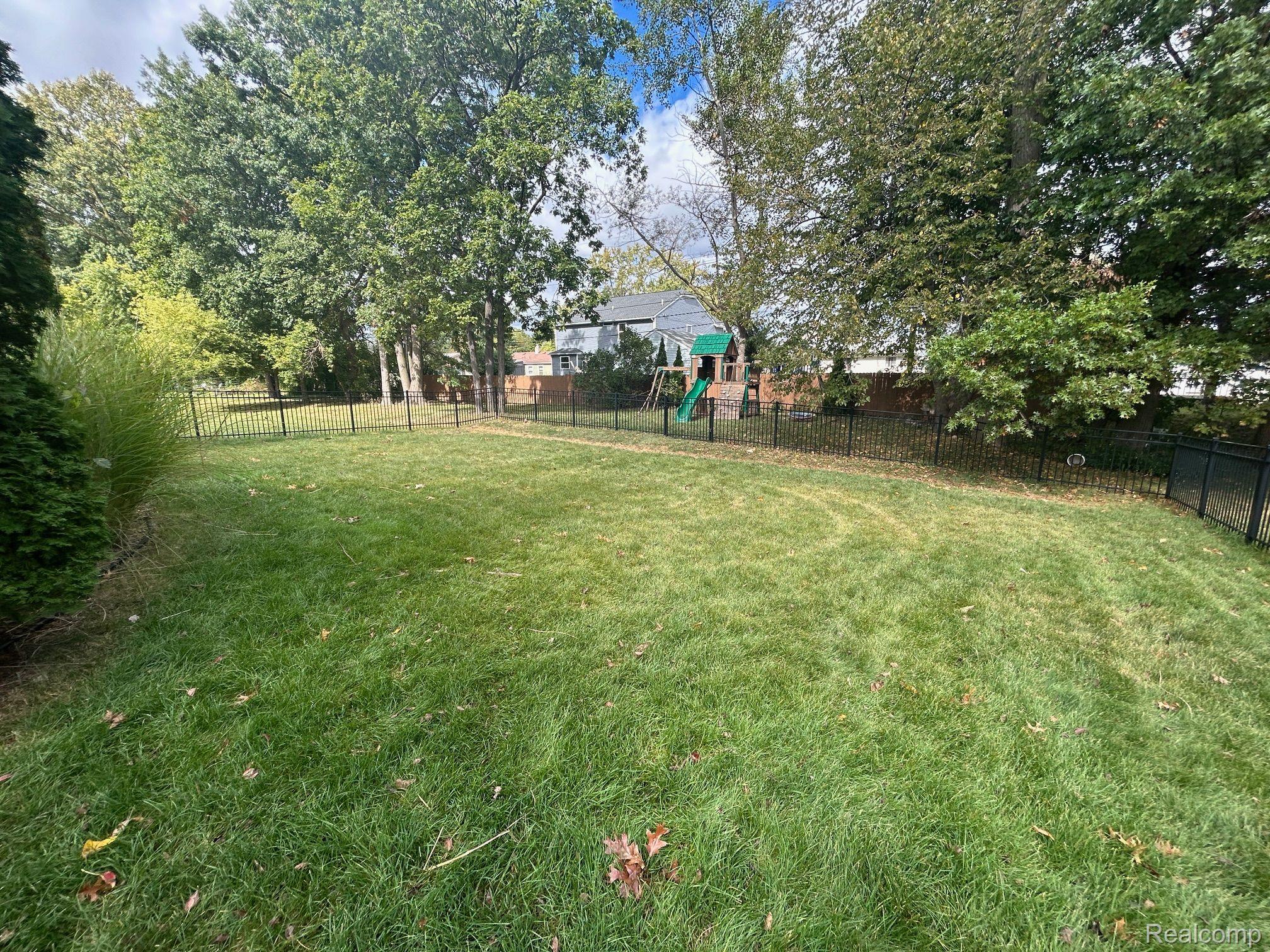 1339 HARTLAND Drive