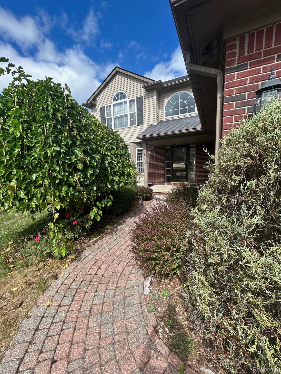 1339 HARTLAND Drive