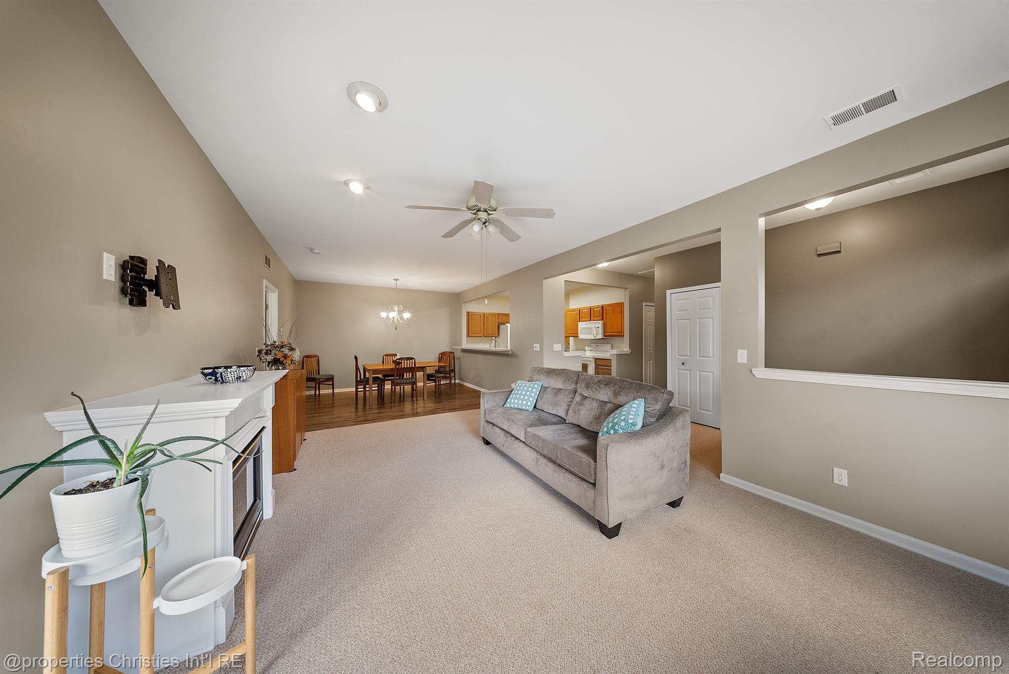 1758 FLAGSTONE Circle 3
