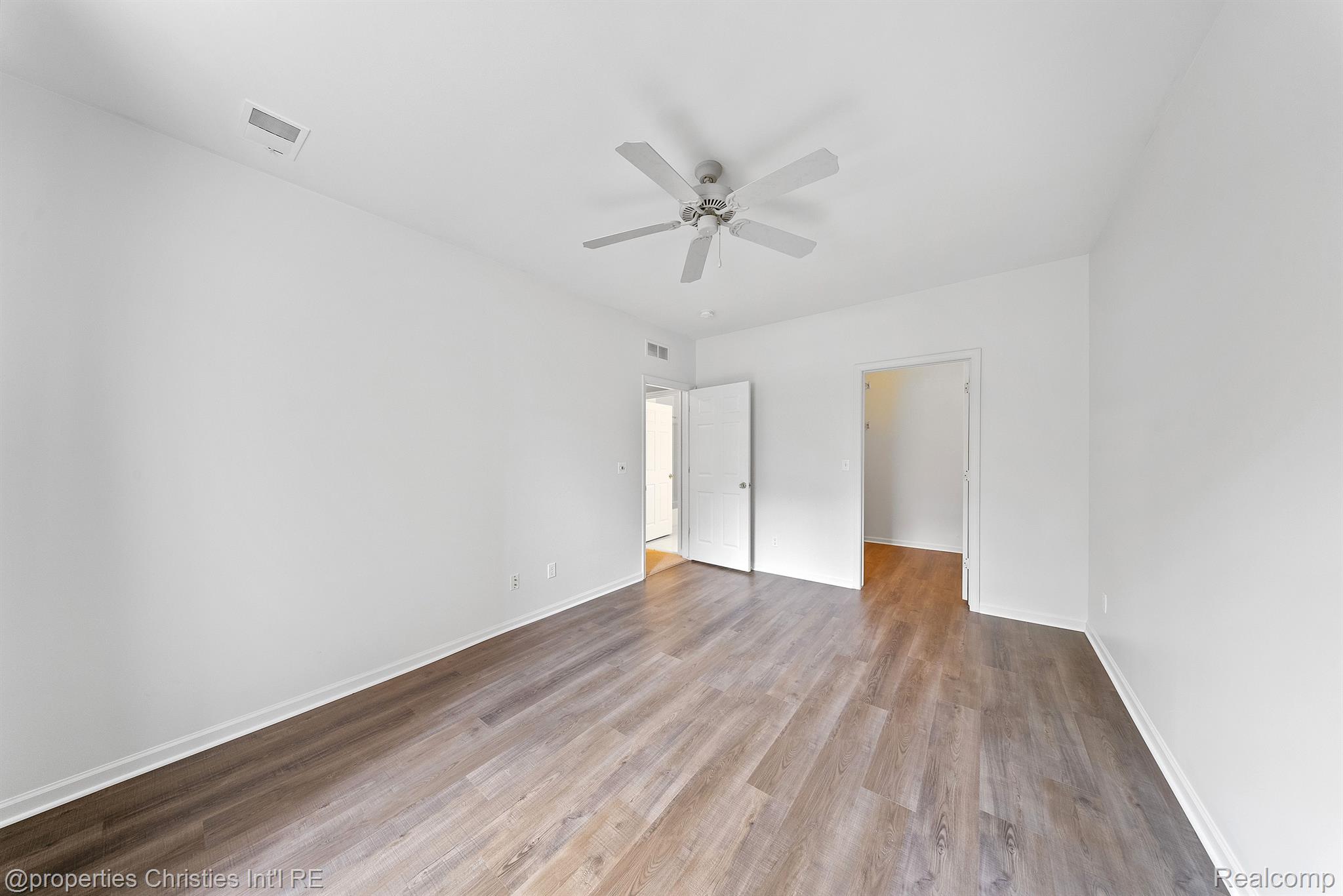 1758 FLAGSTONE Circle 3