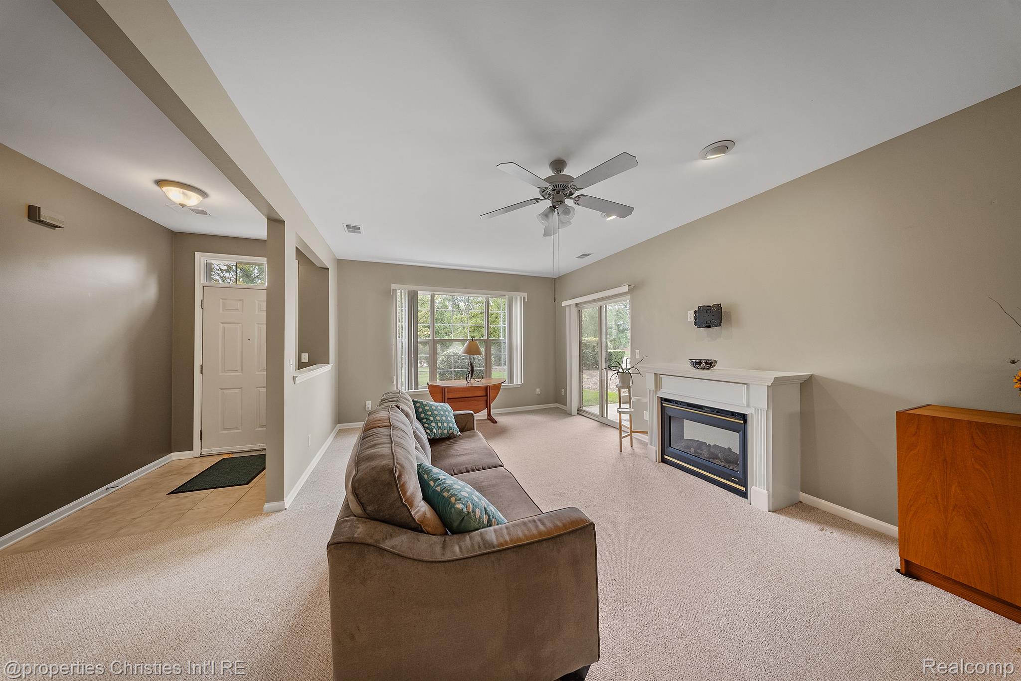 1758 FLAGSTONE Circle 3
