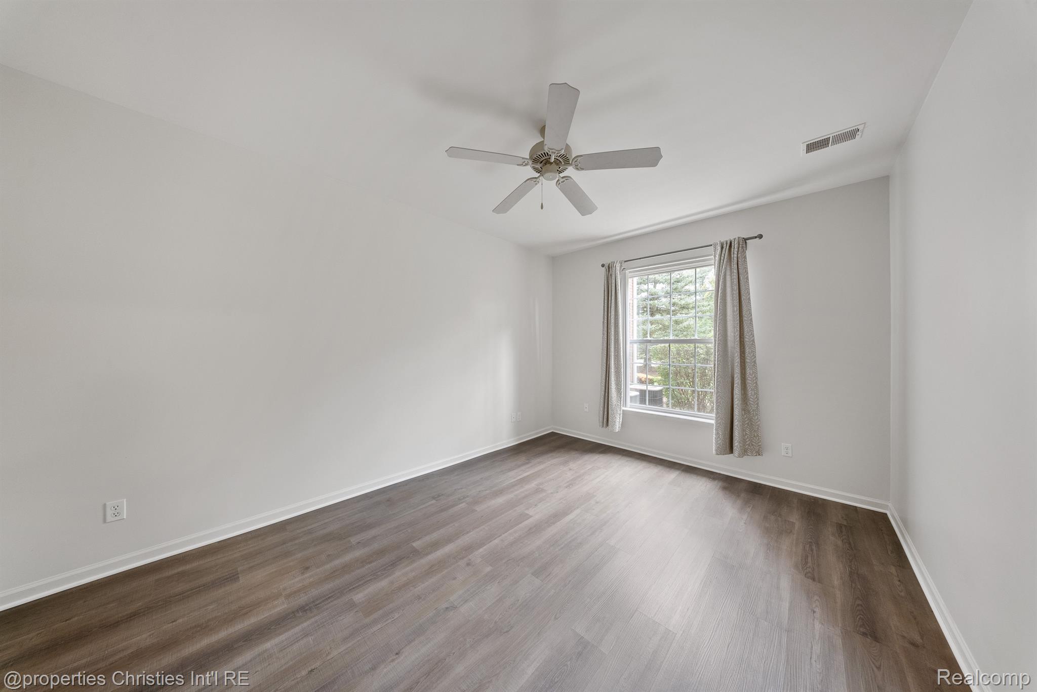 1758 FLAGSTONE Circle 3