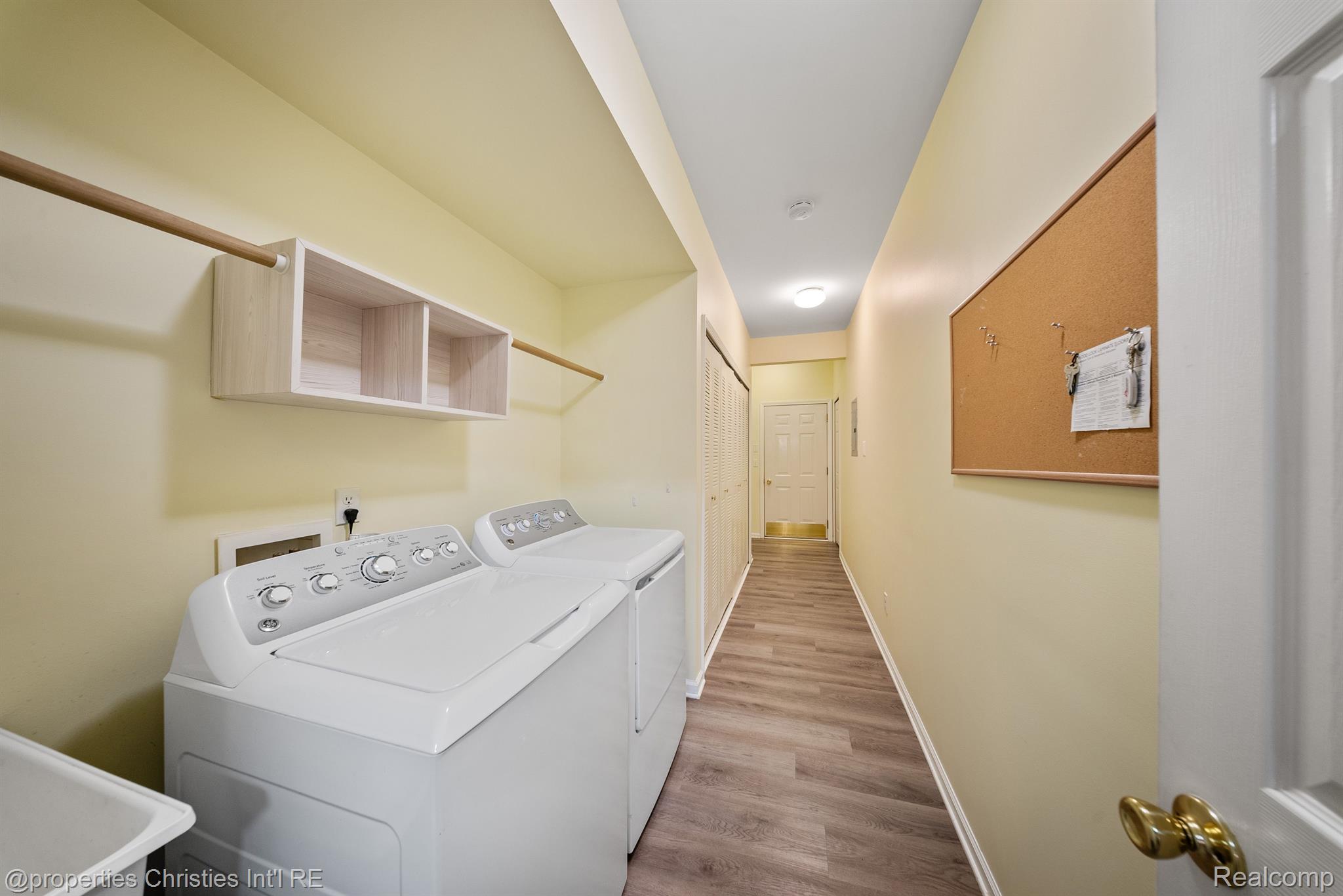 1758 FLAGSTONE Circle 3