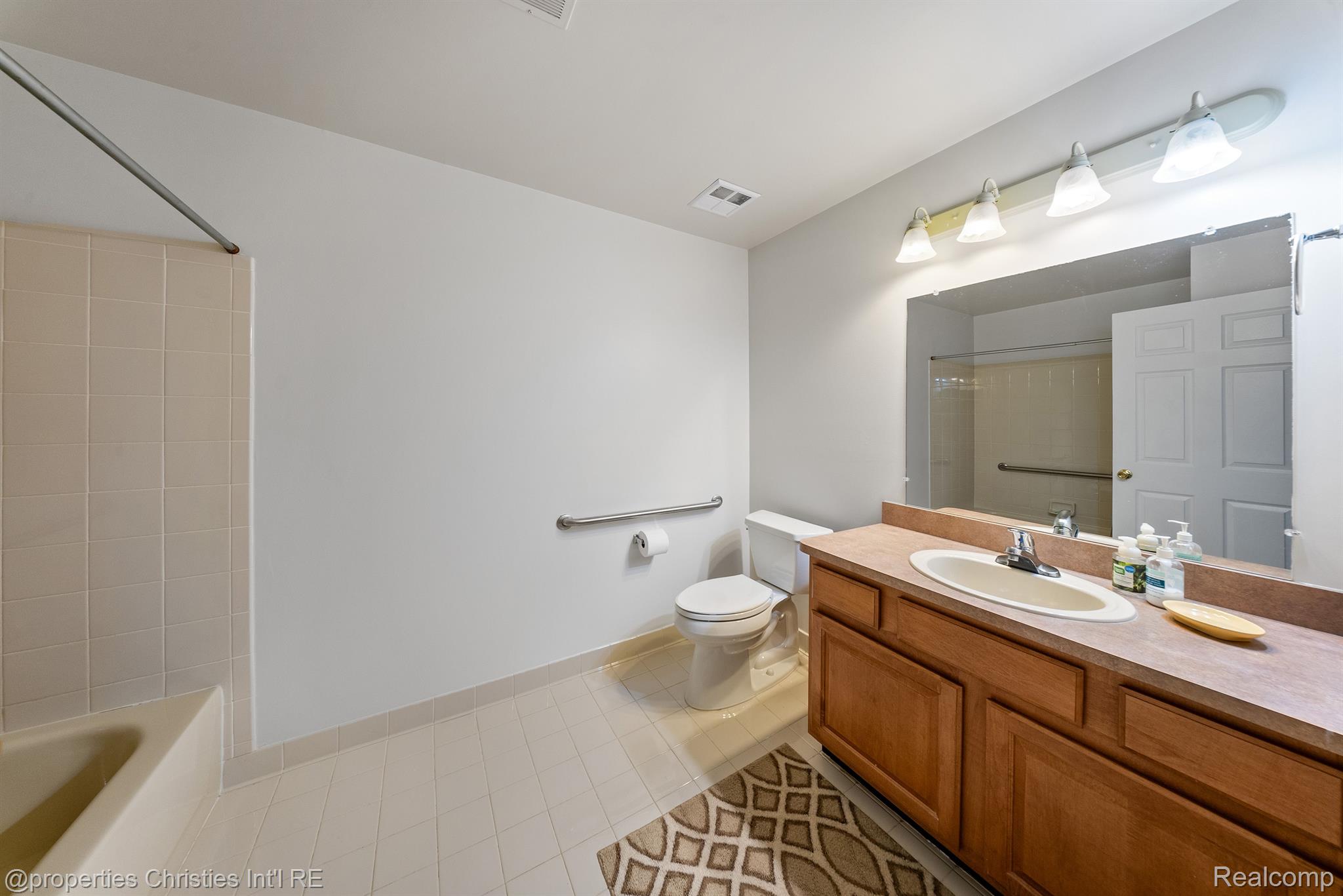 1758 FLAGSTONE Circle 3