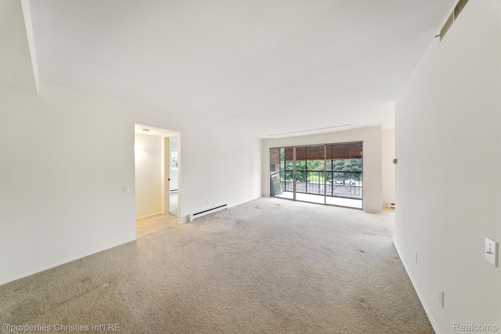 3439 BENJAMIN Avenue 127