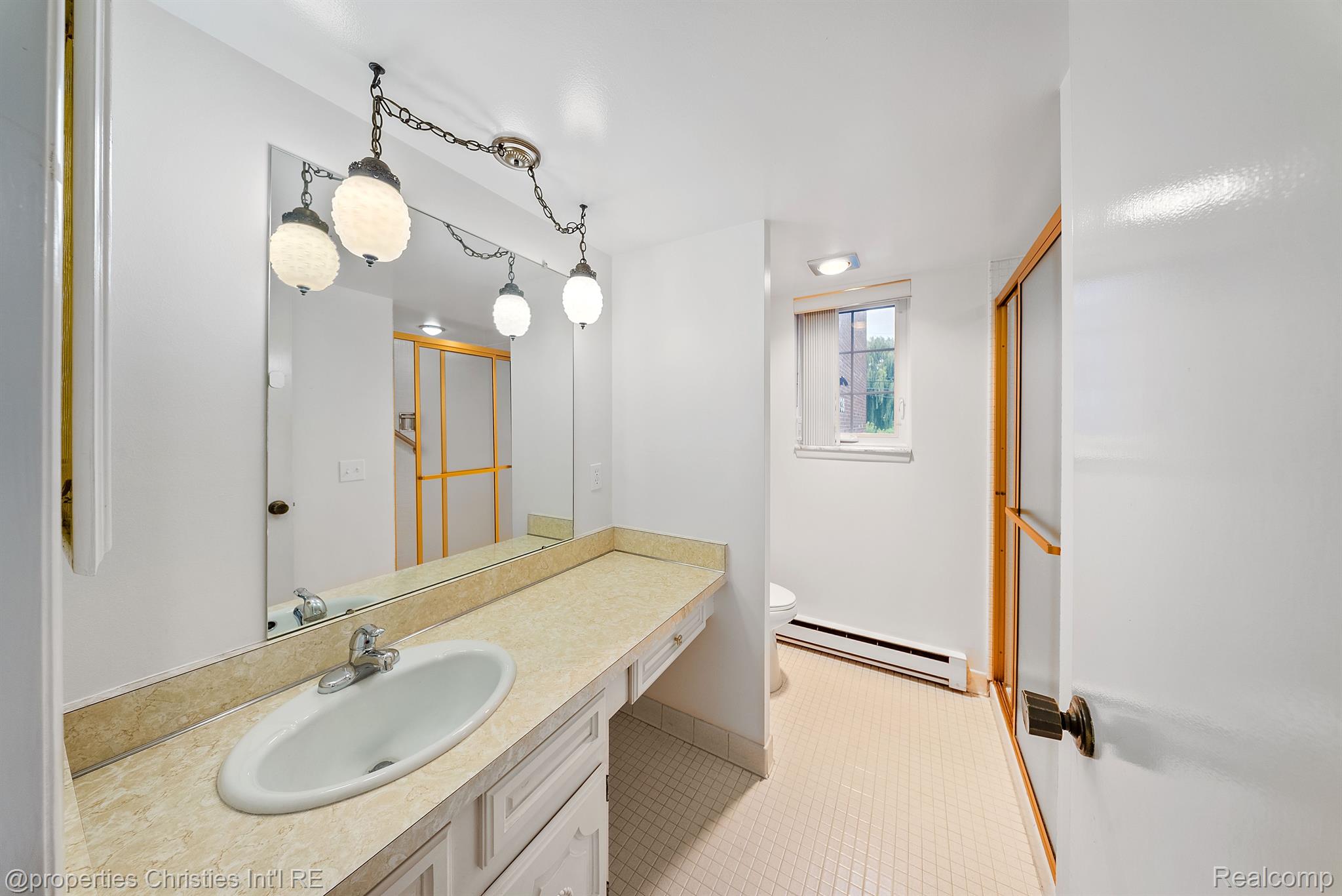 3439 BENJAMIN Avenue 127