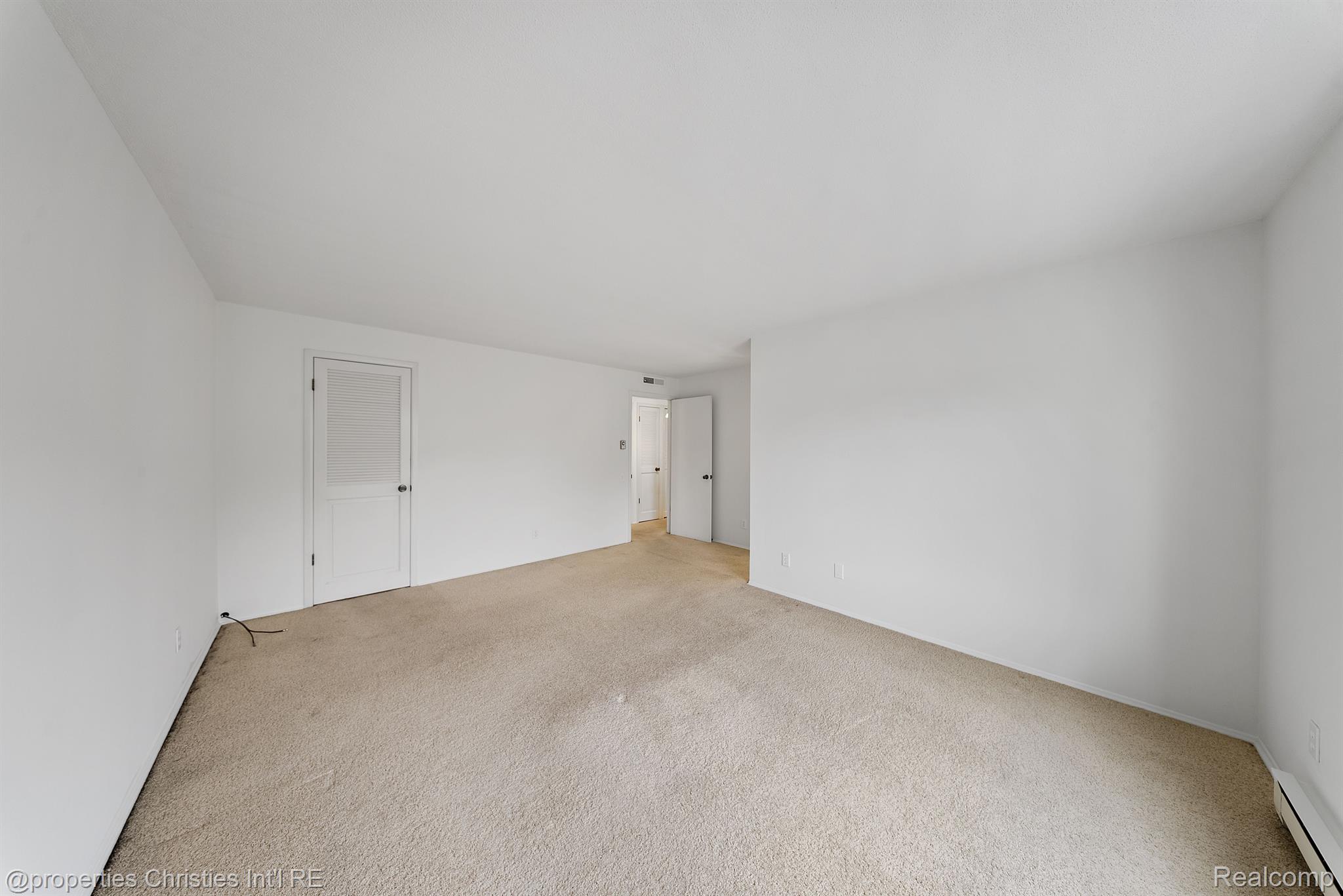 3439 BENJAMIN Avenue 127