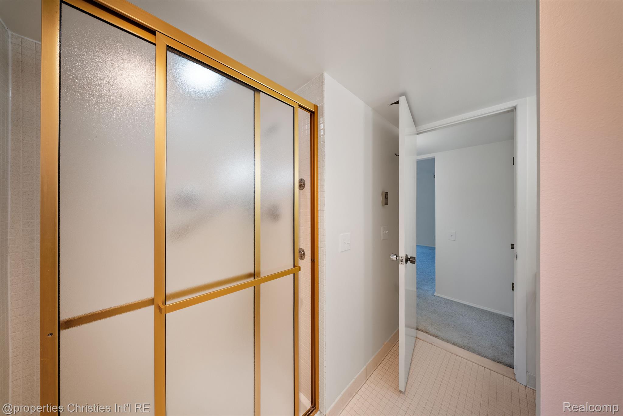 3439 BENJAMIN Avenue 127