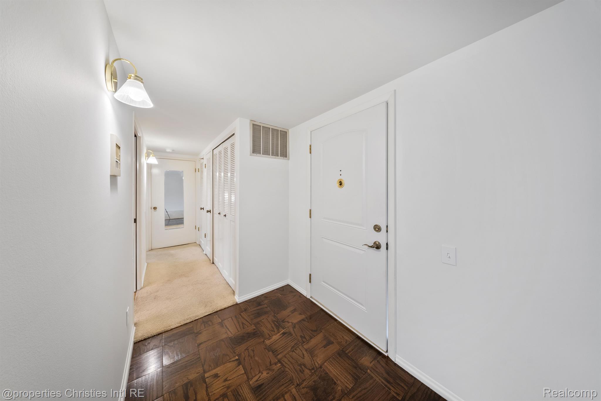 3439 BENJAMIN Avenue 127