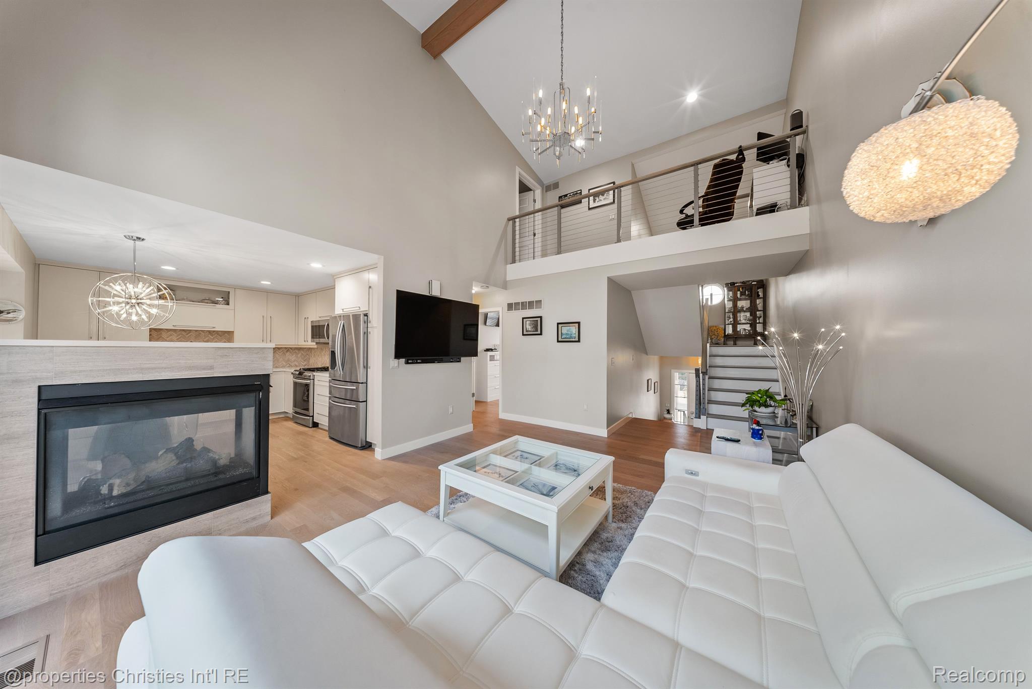 963 SANDALWOOD Drive