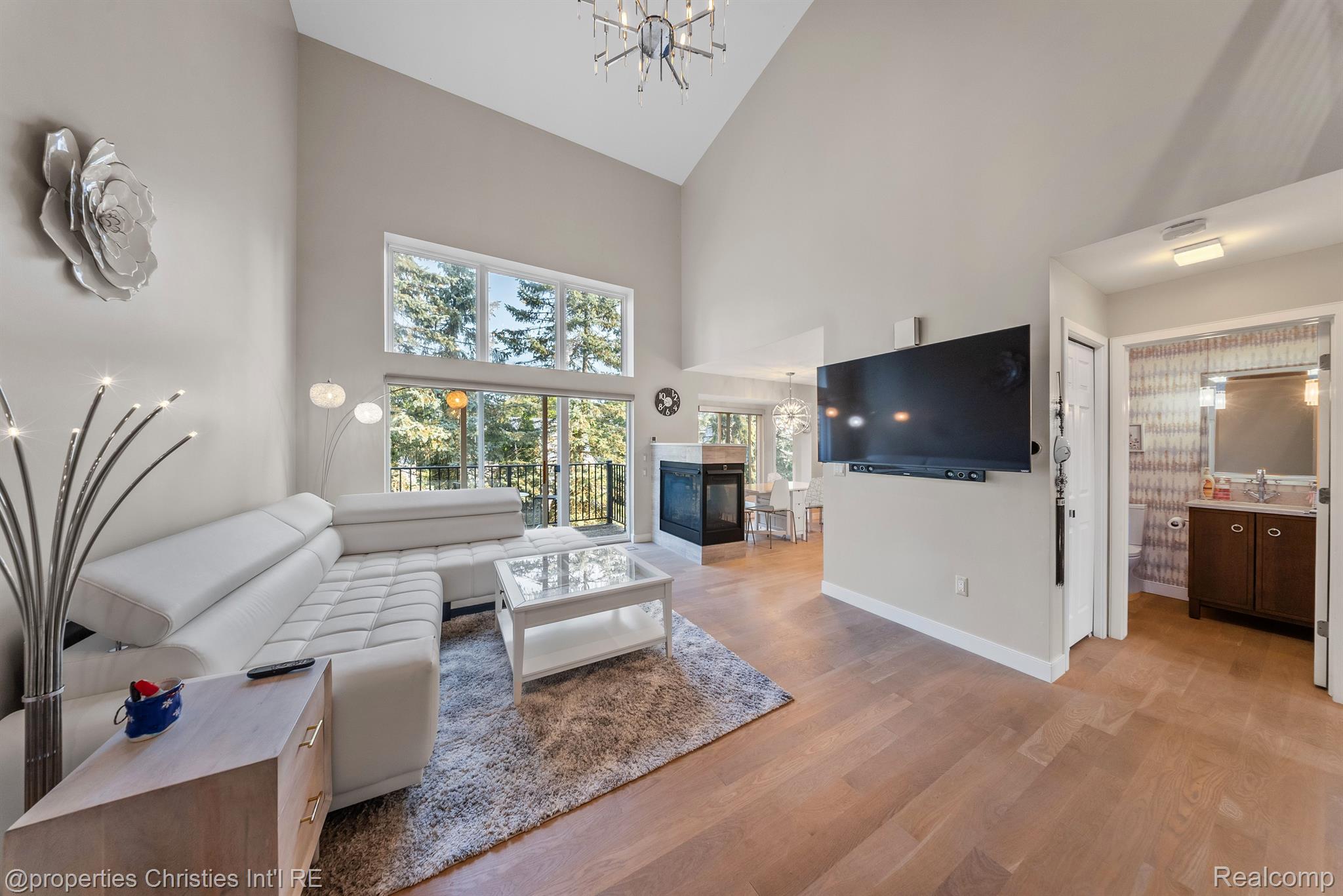 963 SANDALWOOD Drive