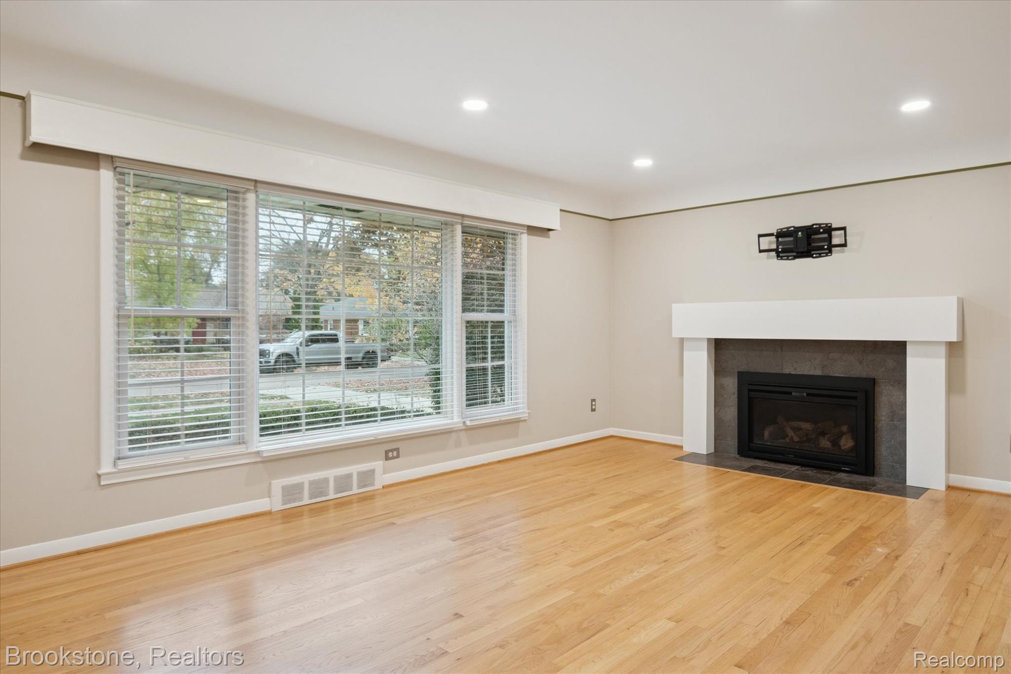 16951 Locherbie Avenue