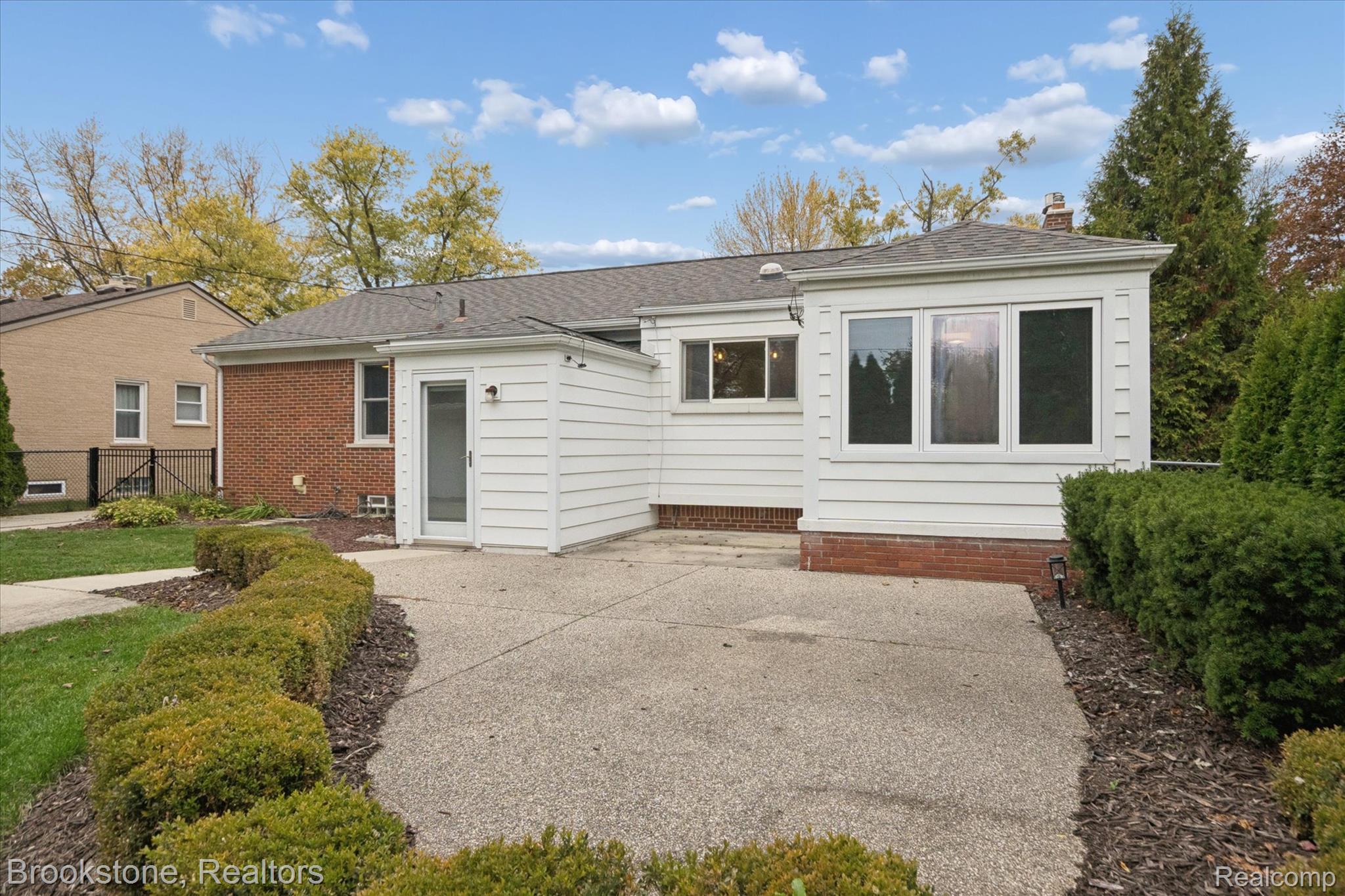 16951 Locherbie Avenue