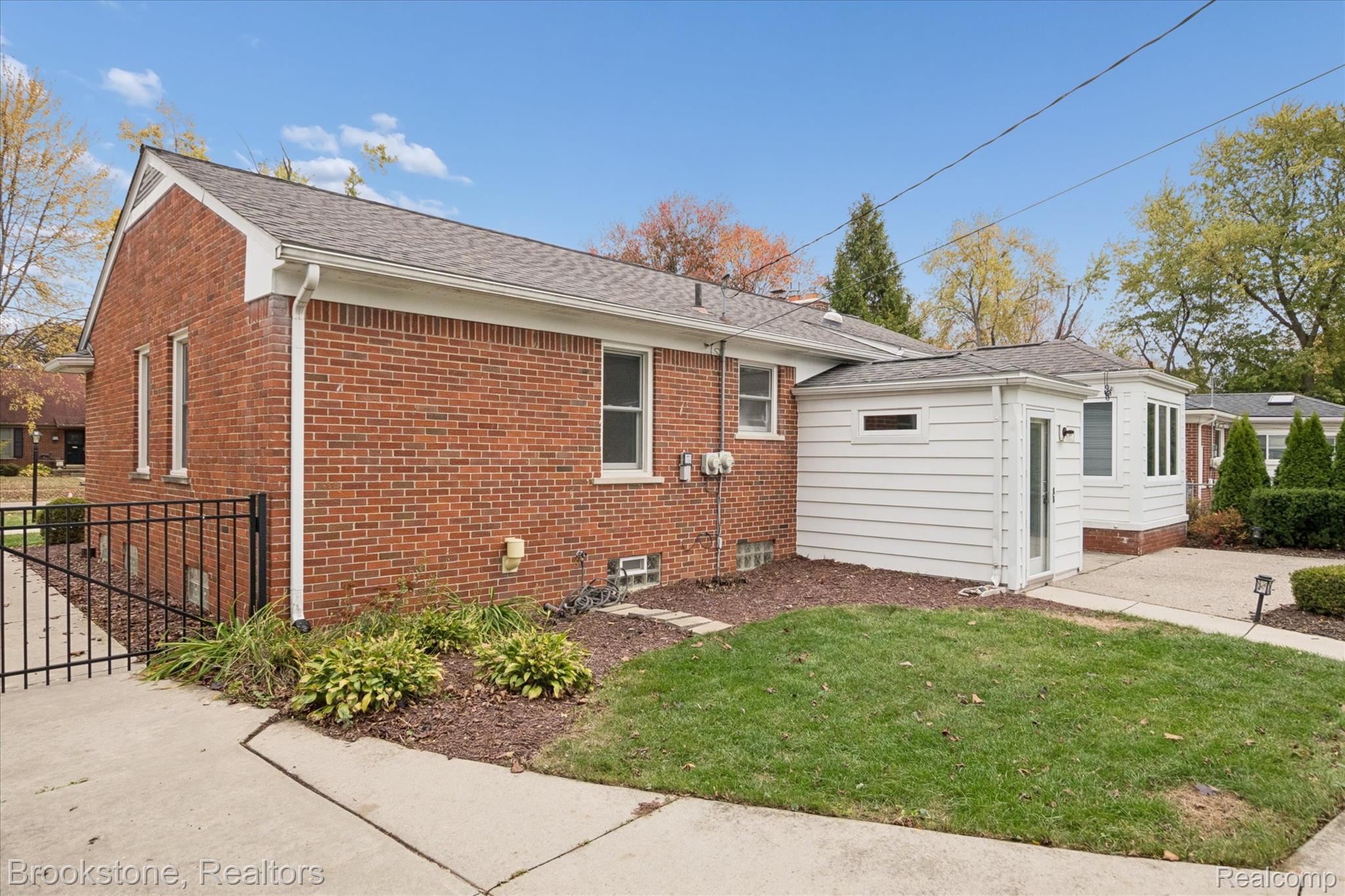 16951 Locherbie Avenue