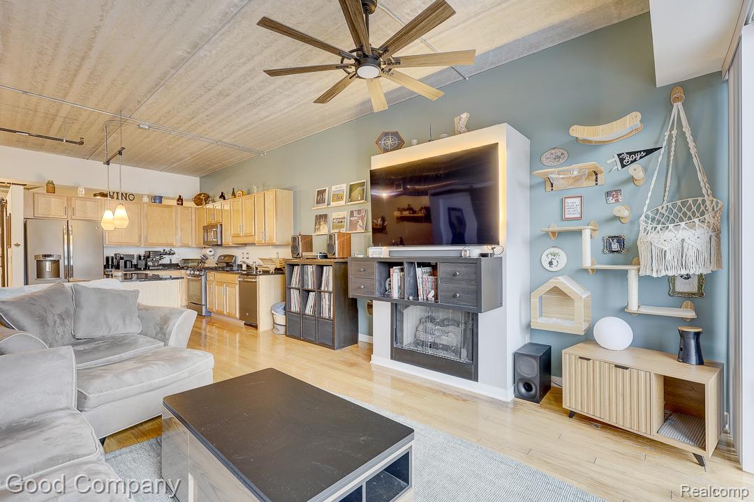 101 Curry Avenue 210