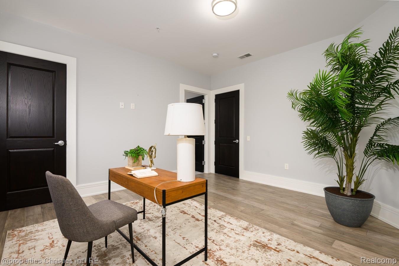 32686 Woodward Avenue E